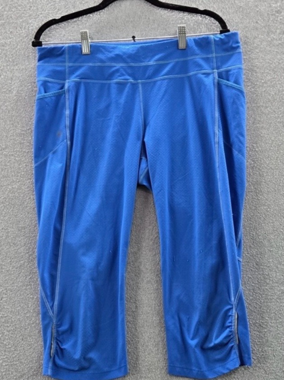 Bright Blue Athletic Capri Leggings